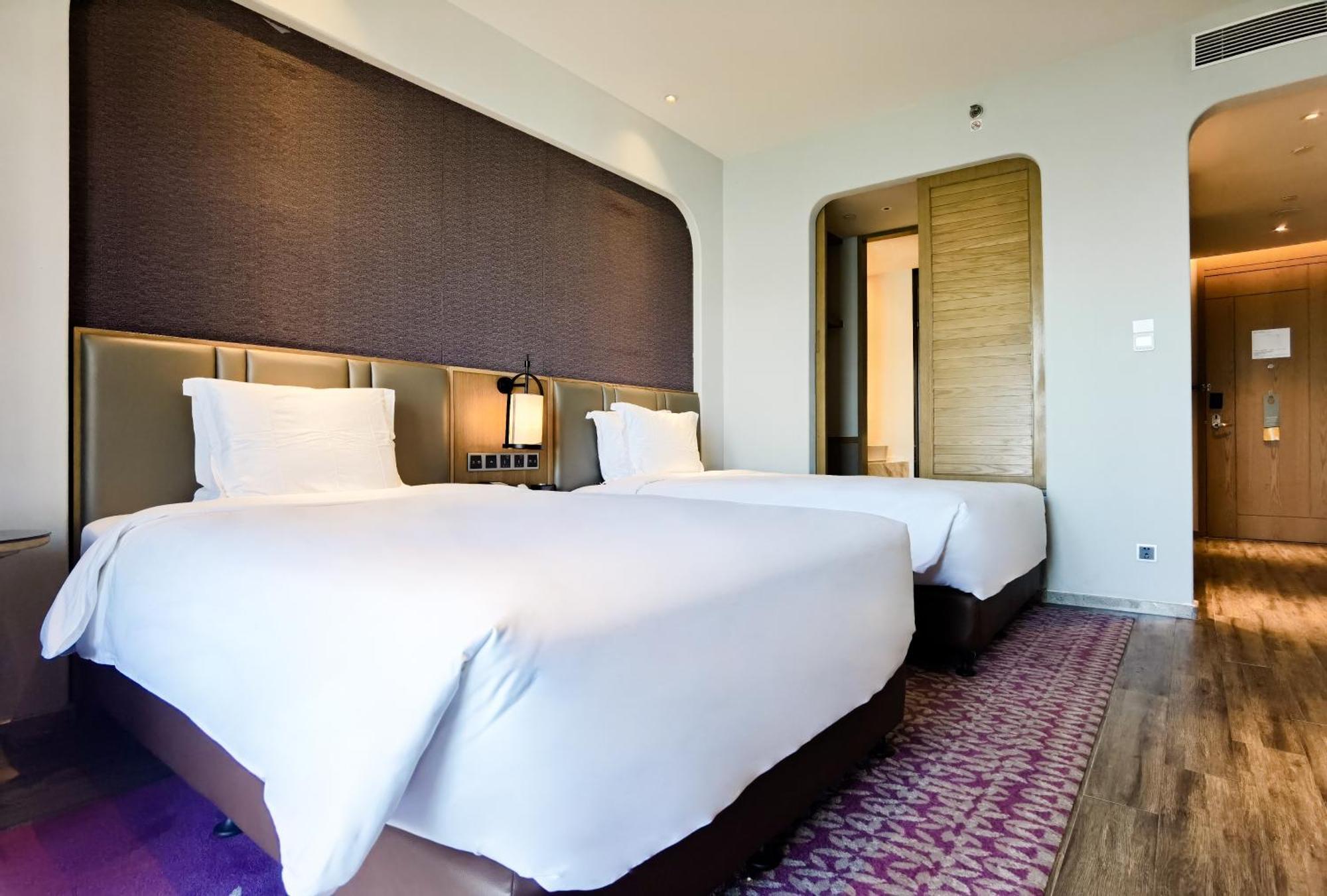 Crowne Plaza Qingdaoorientalmoviemetropolis By Ihg Hotel Kültér fotó